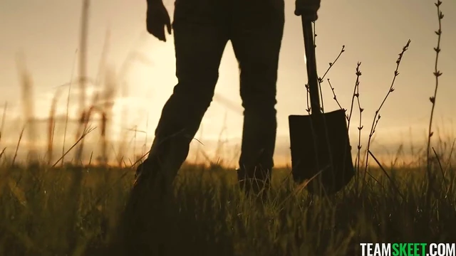 Kinky Group Sex Extravaganza With Seductive Emma And Irresistible Ophelia