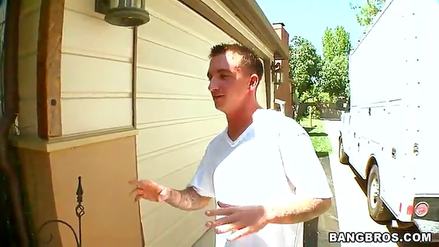 Outdoor Orgy: Three Sexy Sluts Share Fresh Milk in Blowjob Bliss