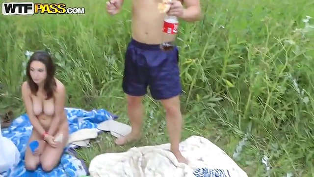 Outdoor Orgy Fun: Hot Anal Action & Dual Penetrations with Naughty Teens