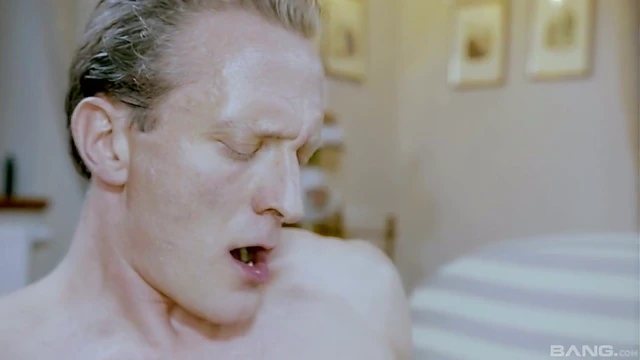 Loren & Clea Drain Lucky Cock in Glamorous Blowjob Fest