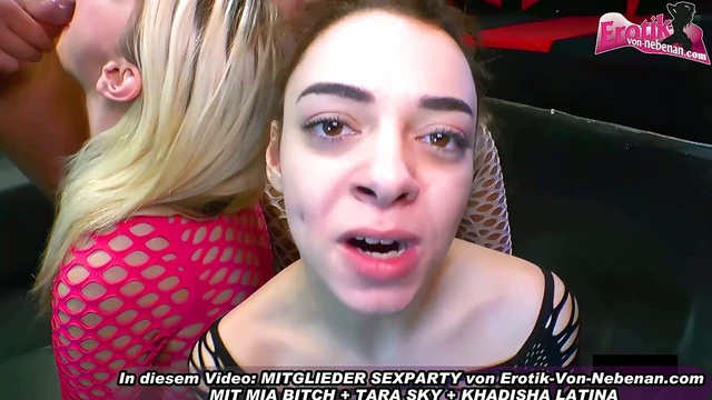 German Swinger Club Blowjob & Cum Swallowing Night Delights