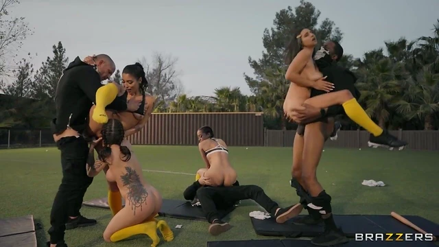 Outdoors video of hardcore group sex orgy during a game - Hime Marie