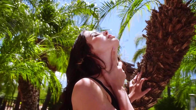 Villa Orgy Extravaganza Featuring Five Lustful Beauties Teasing Hard