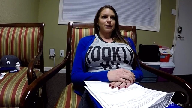 Seductive Brunette Shows Off Her Tits While Shopping at Supermarket