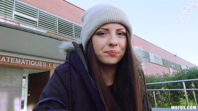 Outdoor Blowjob Bliss: Brown-Eyed Rebecca Volpetti Kneels for Cock