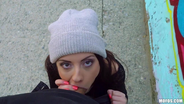 Outdoor Blowjob Bliss: Brown-Eyed Rebecca Volpetti Kneels for Cock