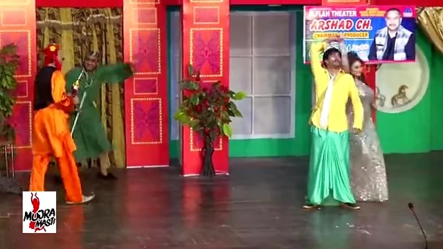 Sizzling Indian Actress Gets Fucked Hard Onstage After Seductive Show