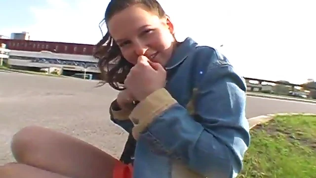 Amateur Teen Brunette Gets Naughty Outdoor Fuck in the Bushes POV