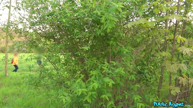 Wild Brunette Arwen Gold Delights Outdoors With Blowjob & Steamy Sex Acts