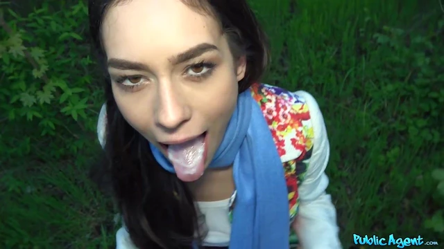 Wild Brunette Arwen Gold Delights Outdoors With Blowjob & Steamy Sex Acts