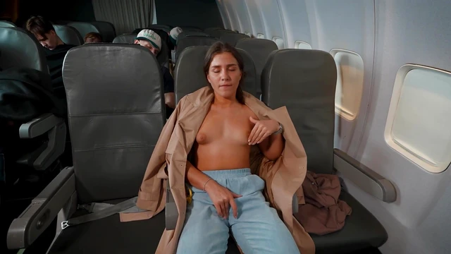 Sizzling Solo Show by Sarah Heat with Natural Tits & Hot Ass Fantasies