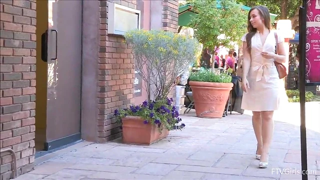 Sunny Day Fun: Cute Babe Displays Irresistible Sexy Charm Outdoors