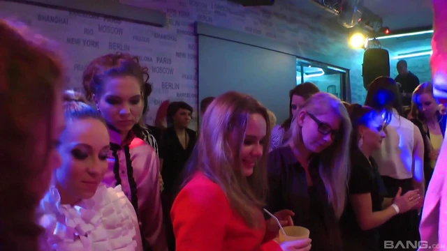 Passionate Alexis Crystal Thrives at Steamy Sex Party Orgies