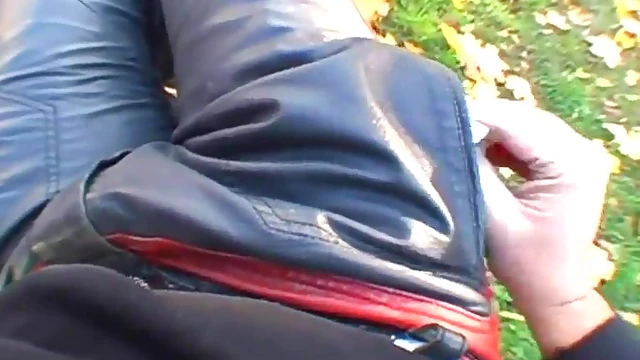 Beefy-Lipped Pussy Fucked Hard POV Style in Explicit Public Porn