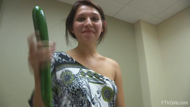 Brunette Solo Star Ariana Fingers Her Juicy Cunt Delightfully Wet