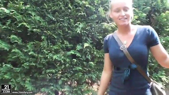 Kathia Nobili Flashes Her Ass Seductively at Zoo Visitors