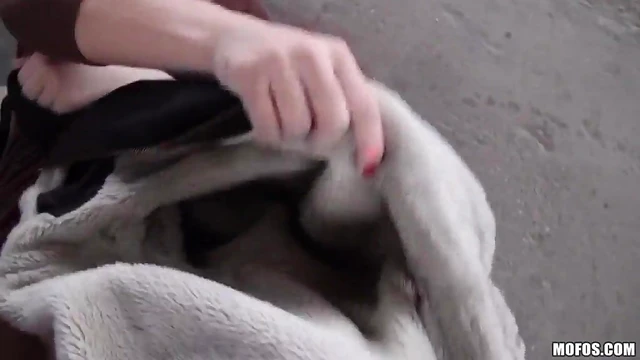 Hot Linda Ray Blows Him Deep Before Getting Banged Doggy Style For Cash