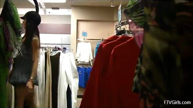 Shelbie Flashes Her Ass While Shopping at the Mall for Excitement