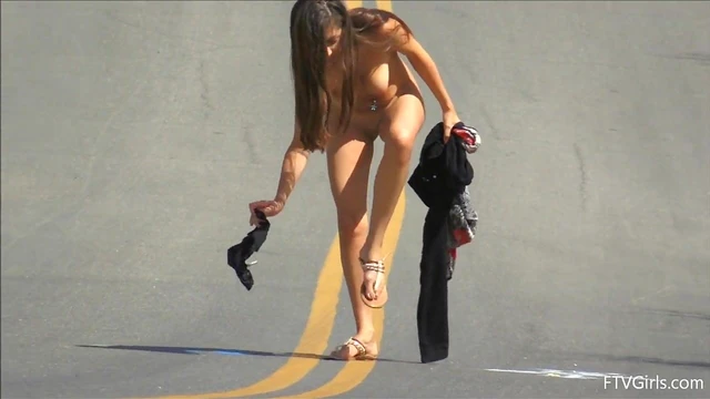 Bold Sensual Cutie Goes Naked Taking Walk Down Busy Highway