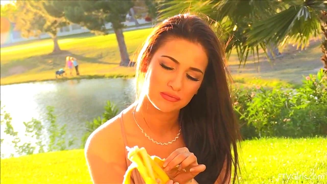 Olivia Shows Off Seductive Skills by Publicly Pleasuring Herself Outdoors