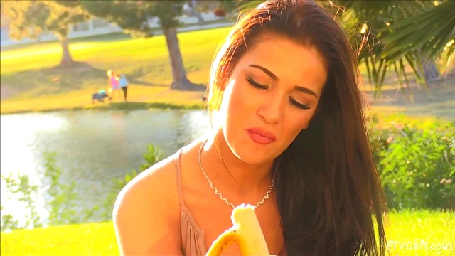 Olivia Shows Off Seductive Skills by Publicly Pleasuring Herself Outdoors