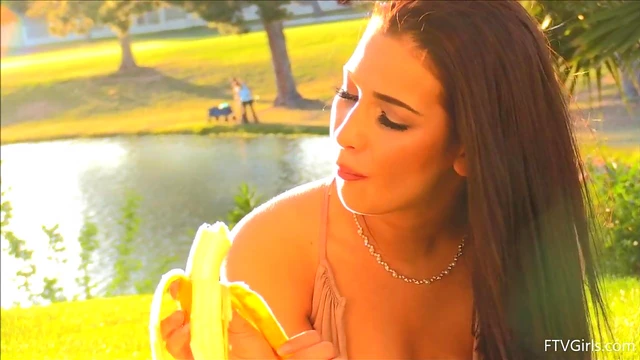 Olivia Shows Off Seductive Skills by Publicly Pleasuring Herself Outdoors