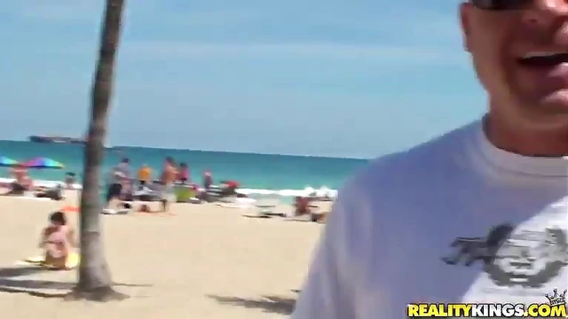 Sexy Amateur Slut Gets Fucked Hard by Stranger Inside Van