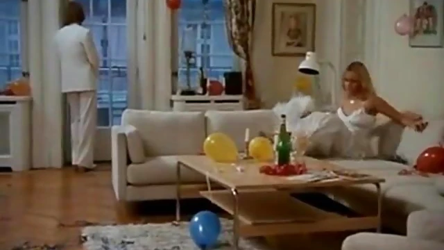 Hot Blonde MILF Delivers Mind-Bending Blowjob Experience