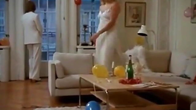 Hot Blonde MILF Delivers Mind-Bending Blowjob Experience