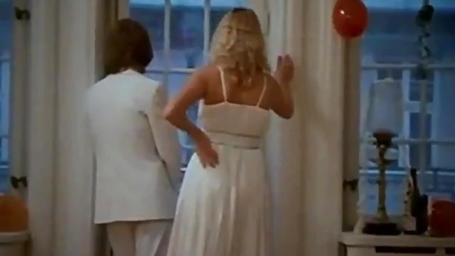 Hot Blonde MILF Delivers Mind-Bending Blowjob Experience