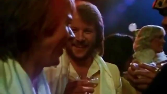 Hot Blonde MILF Delivers Mind-Bending Blowjob Experience