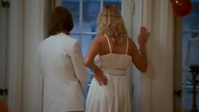 Hot Blonde MILF Delivers Mind-Bending Blowjob Experience