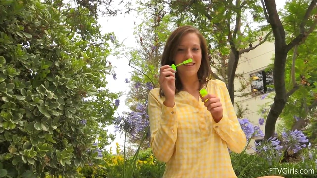 Fearless Teen Boldly Strips Publicly Showing All Her Secrets Live On Cam