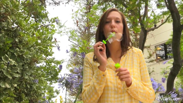 Fearless Teen Boldly Strips Publicly Showing All Her Secrets Live On Cam