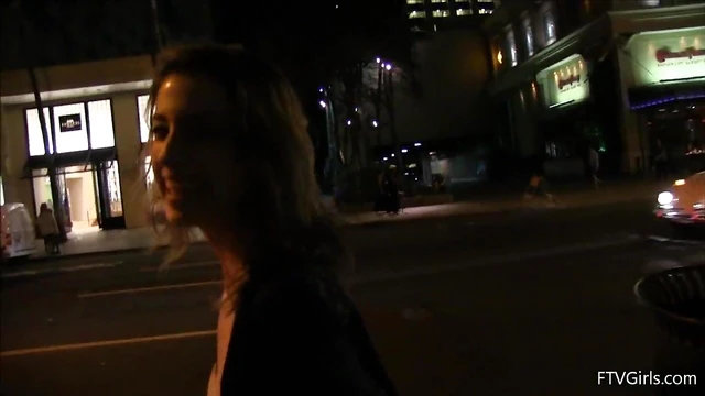 Teen Solo Model Masturbates Blissfully Enjoying Park View Vibes