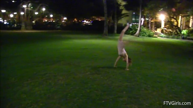 Teen Solo Model Masturbates Blissfully Enjoying Park View Vibes