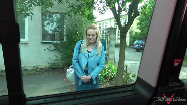 Blonde Carly Gets Hard Pounding Fuckin' Action Inside Car