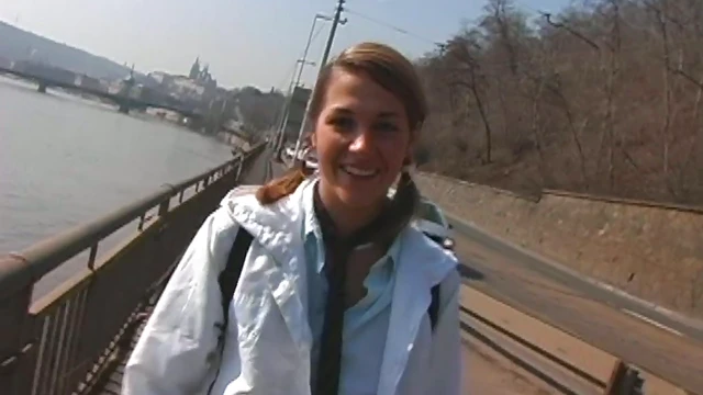 Outdoor Orgasm: Sexy Girl Gives Blowjob Before Pussy Filled Outdoors