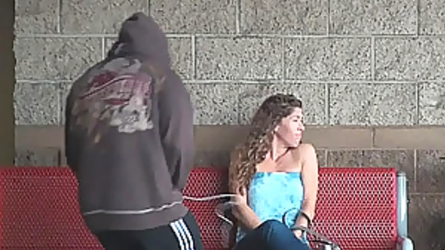 Sizzling Outdoor Blowjob Thrills Cam Fans Live Onscreen