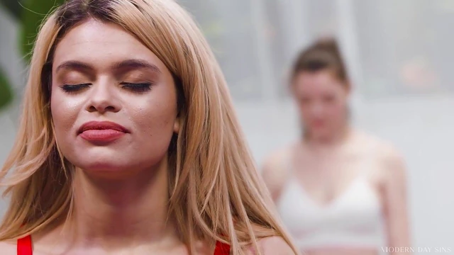 Cock-Hungry Brunette Babe Jane Wilde Craves Interracial Fucking Action