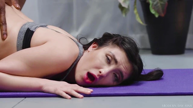 Cock-Hungry Brunette Babe Jane Wilde Craves Interracial Fucking Action