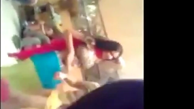 Sizzling Indian Mujra Performer Shakes Her Booty in Sexy Dance Showdown