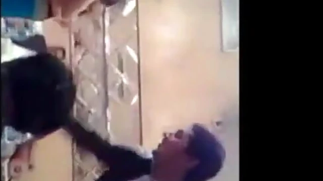 Sizzling Indian Mujra Performer Shakes Her Booty in Sexy Dance Showdown