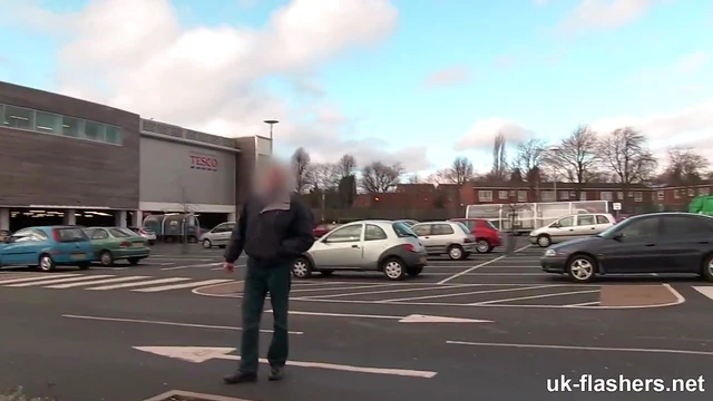 Tina Blade Loves Dirty Public Peeing Sessions - Explicit Brunette Action