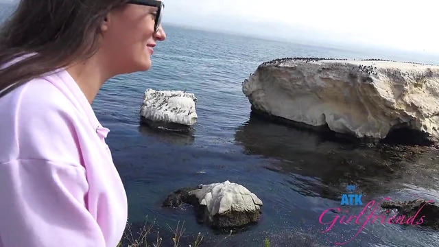 Summer Renee Gets Fucked Outdoors While Wearing Glasses - HD Action