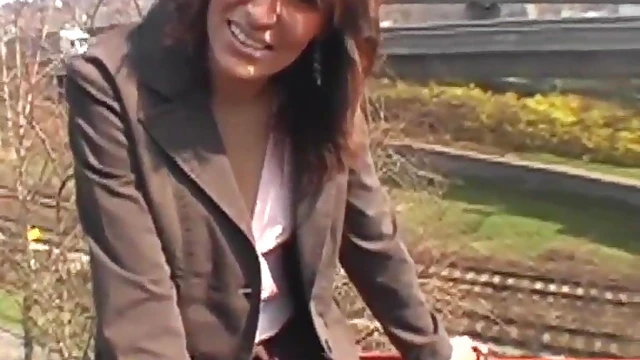 Amateur Babe Ignites Lust in highway Porn Scene Caught On Camera