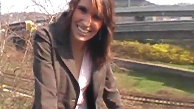 Amateur Babe Ignites Lust in highway Porn Scene Caught On Camera