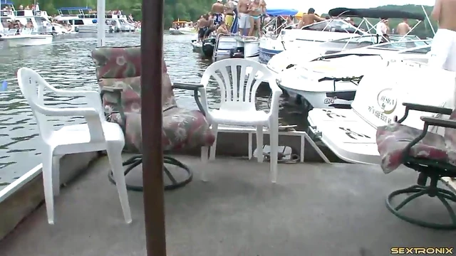 Sexy Amateur Cowgirl Enjoys Close-Up Solo Masturbation On Camera