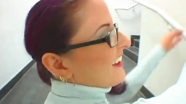 Sexy Office Babe's Bouncy Ass Tempts Her Boss After Work Hours