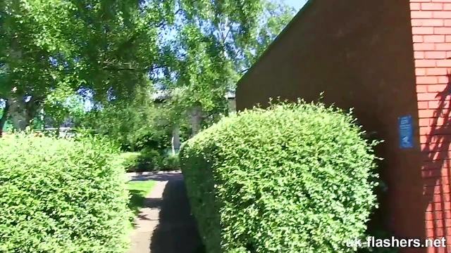 Ebony Beauty Kiki Minaj Shows Off Her Wild Side Piss OutdoorsAnywhere